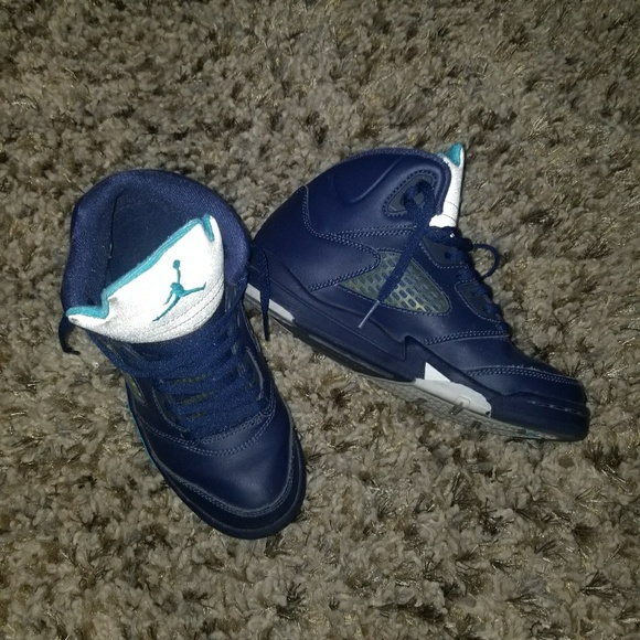 size 3 youth jordans